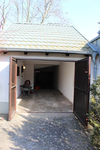 Garage mit Anbau