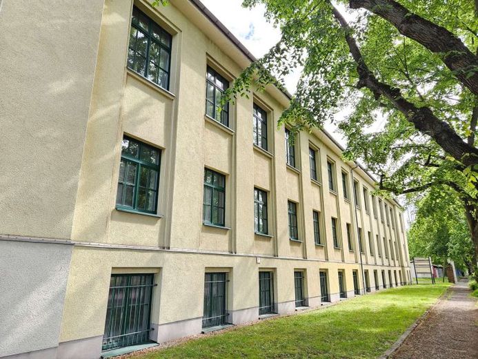 Großzügige, zweckmäßig ausgestattete Bürofläche in Leipzig‑Großzschocher – sofort bezugsfertig – Foto 1
