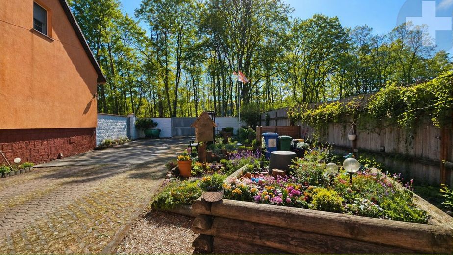 Haus mit geschütztem Innenhof &amp; vielseitigem Zusatzraum in Stülpe: RUHE. PRIVAT. MÖGLICHKEITEN. – Sonniger Garten - viel Platz für Entspannung, Familie &amp; Ideen