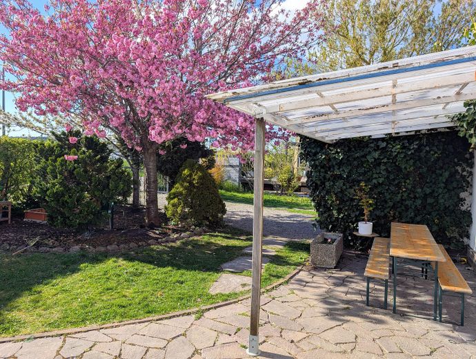 Charmante DHH mit Garten & Baugenehmigung zur Erweiterung (PRIVAT) – Terrasse