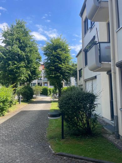 Luminoso y modernizado piso de 3 habitaciones: 2 balcones, completamente modernizado en Múnich-Neubiberg – Foto 11