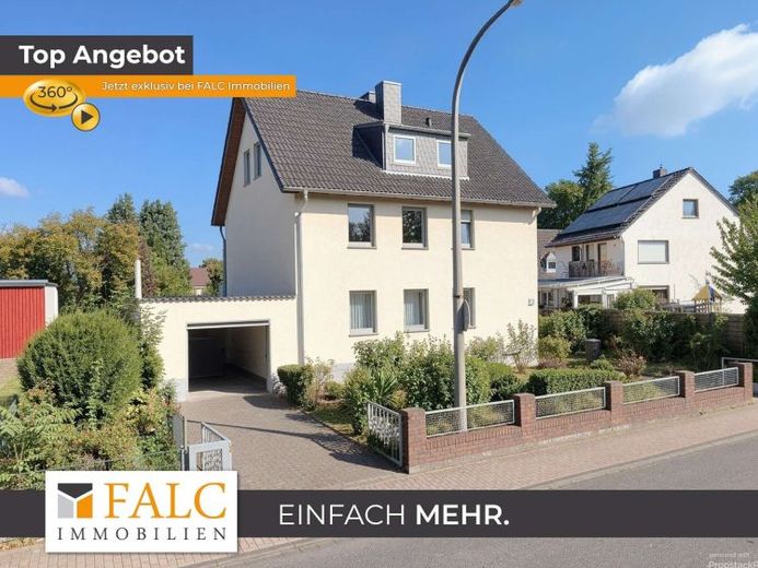 Charmantes Raumwunder mit Potenzial – großzügiges Wohnhaus mit Garten & Garage auf Erbbaugrundstück – Foto 1