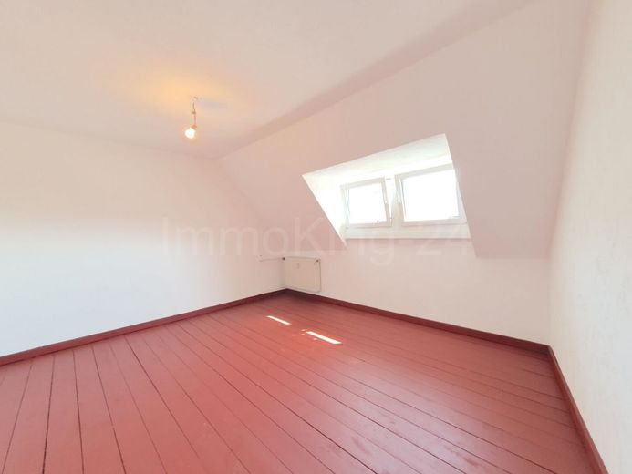 ++ WOHN- UND GESCHÄFTSHAUS IN ZENTRALER LAGE! TOP RENDITE!! ++ – SCHLAFZIMMER 1 DACHGESCHOSS