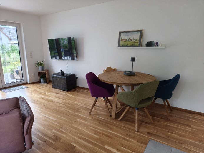 Exklusive 3-Zimmer-Erdgeschosswohnung mit Garten – Wohnen/Essen