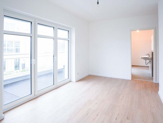 Ático con 5 habitaciones compartidas con terraza panorámica de 360° en la azotea – Foto 4