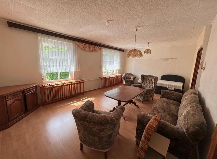 Wohnzimmer zur Fensterseite