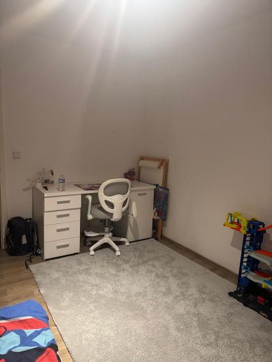Bellissimo appartamento di 4,5 locali con cucina, bagno e WC per ospiti in posizione tranquilla – Foto 7