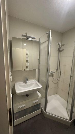 Kapitalanlage - 2 ZW mit Balkon, Einbauküche u. TG-Stellplatz in Waiblingen – Duschbad