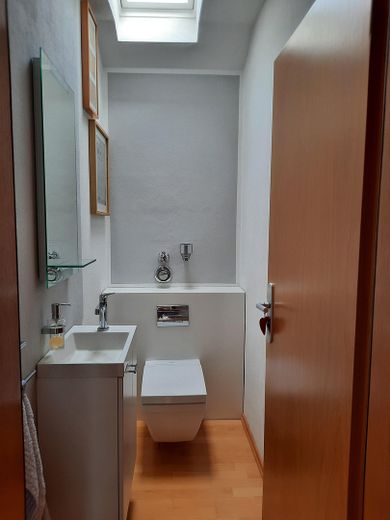 3-Zimmer DG-Wohnung, 84 qm, zentrumsnah, provisionsfrei – WC