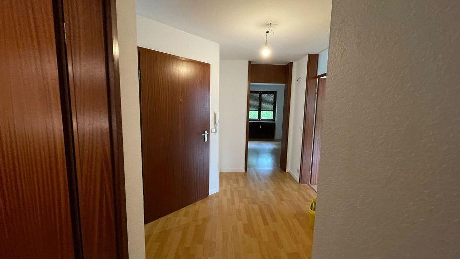 Double investment, two apartments, one offer! – 3 Zimmer Wohnung Flur