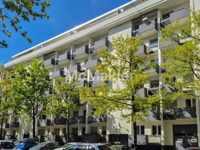 Attraktive 2-Zimmer-Wohnung in Wilmersdorf mit Aufzug, Balkon und Tageslichtbad – Foto 1