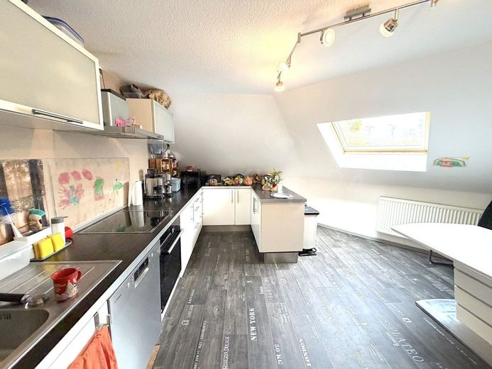 GROSSZÜGIGES MEHRGENERATIONEN HAUS IN ZENTRALER LAGE VON KREFELD – KÜCHE