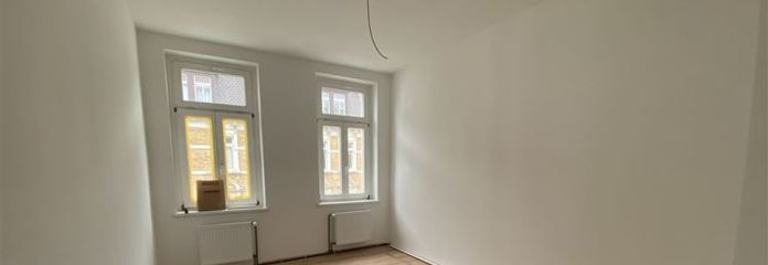 Markkleeberg*
partiellement rénové récemment* agréable appartement de 2 pièces* salle de bains avec baignoire et lumière naturelle* place de stationnement
