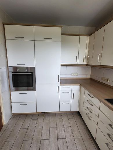 Piso en propiedad de 3,5 habitaciones (92,57 m²) en Harrislee, cerca del centro escolar y las instalaciones deportivas – Einbaukücke