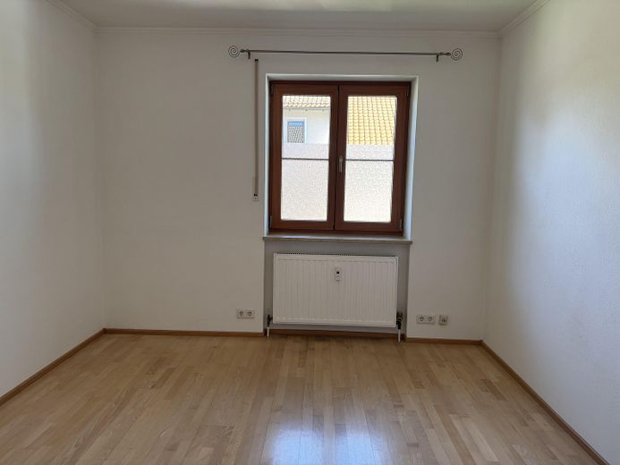 Gartenwohnung mit überdachter Terrasse und 5 Zimmern – Kinder- / Arbeitszimmer Nord