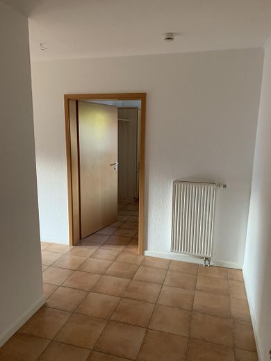 Flur m. Blick auf Küchentür