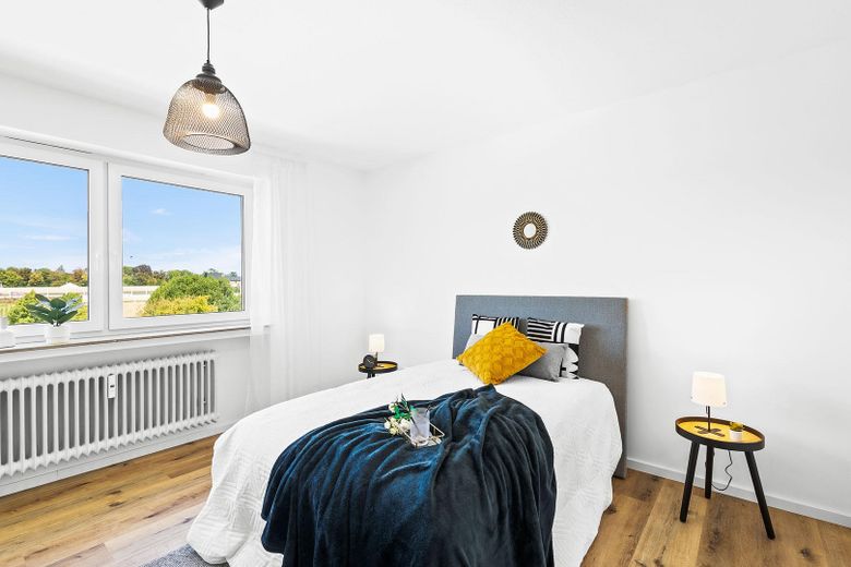 Sofort einziehen! Helle, moderne und lichtdurchflutete 4,5-Zi. Wohnung in guter Lage in Straubing! – Schlafzimmer