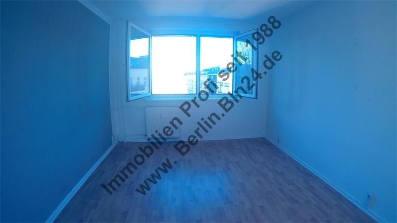 Ferien-Wohnung mit Wannenbad in Berlin - Friedrichshain wird neu möbliert Diele Kammer – G0040378