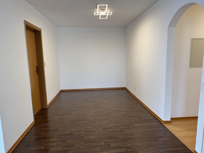 3,5-Zimmer-Wohnung mit Balkon & Garage – ideal für Grenzgänger (Nähe Rafz) – Foto 11