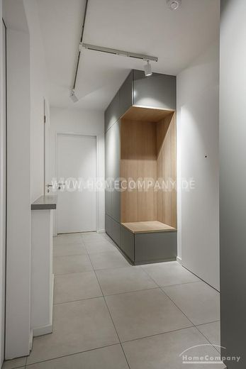 Appartement de 3 pièces à couper le souffle avec loggia à Neuhausen, partiellement meublé – 72dd35ceceba67180b09d736beae9dd5e4cb2811.jpg