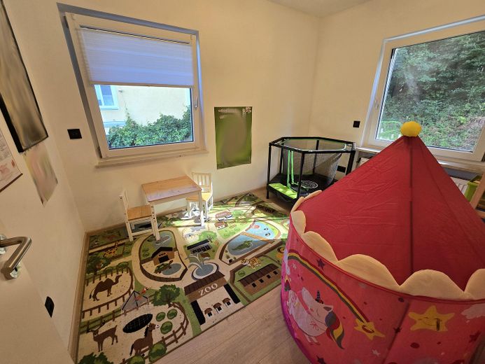 RISERVATA - Bifamiliare ristrutturata e accogliente per tutta la famiglia in una buona posizione – fino a 5 locali – Kinderzimmer