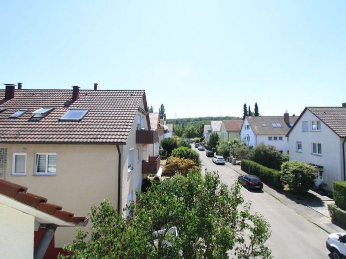 Sofort verfügbar: Helle 3-Zimmer-Dachgeschosswohnung in ruhiger, begehrter Wohnlage – फोटो 1