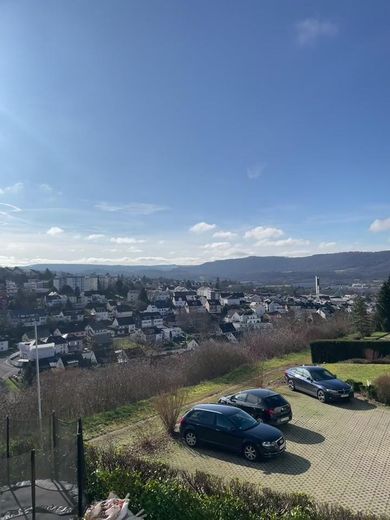 Sonnige Stunden auf dem Balkon