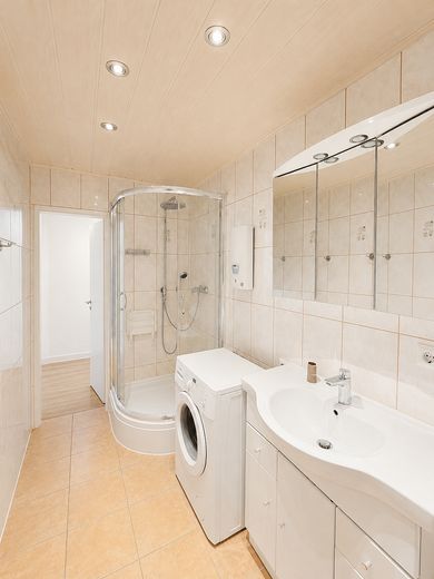 Provisonsfreie Eigentumswohnung im 7. OG – Bonn-Hardtberg | 49,5 m² | Vollrenoviert – Bad/WC