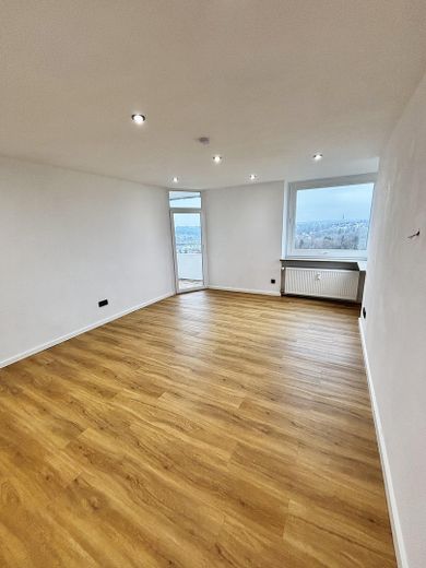 Wohnzimmer mit Balkon