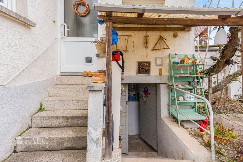Mehr Raum als man denkt - kleines Haus, großes Grundstück – Außenansicht