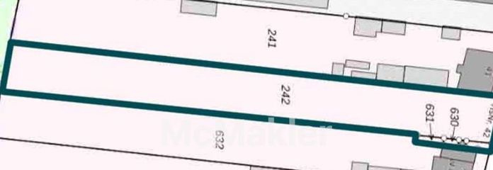 Eberswalde’de 7 konut birimi ve otopark yerleri için yapı ruhsatlı arsa