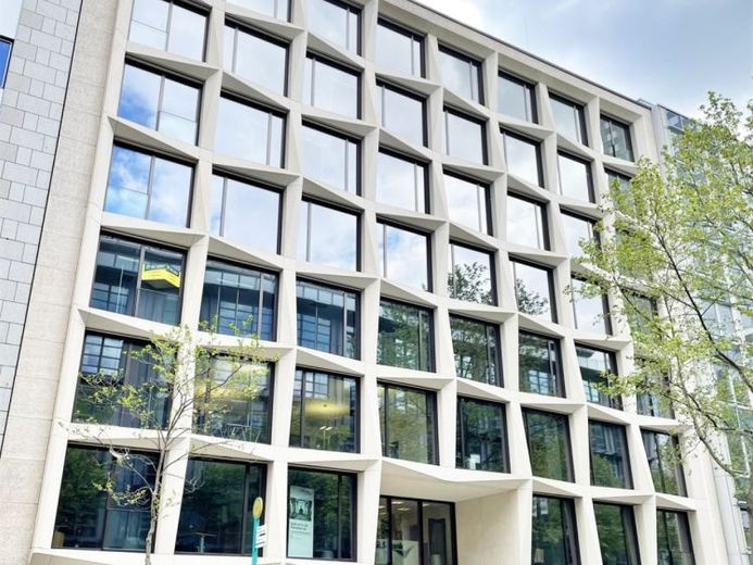 KLE!N - Provisionsfrei - Bürofläche mit Balkon im Bankenviertel – Foto 1