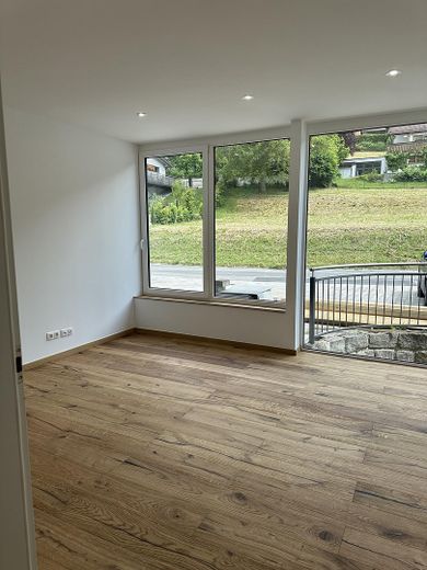 Appartamento al piano terra di 5 locali, cucina componibile, parquet, terrazza e giardino – Kinderzimmer 1