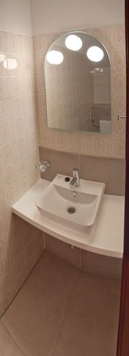 Luxuriöse 3-Zimmer Wohnung in Hoffnungsthal, edle Einbauküche mit Vollausstattung – Gäste-WC 1