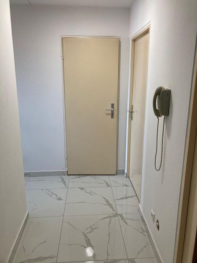 Möblierte WG-Zimmer in Zentrumsnah in Heilbronn/ Balkon & Stellplatz - Erstbezug nach Renovierung – Flur