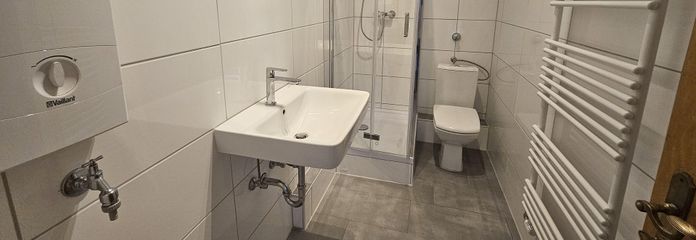 Neues Bad m. Dusche