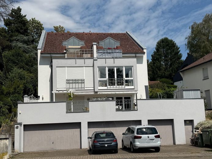Naturnahe, idyllische Terassen/Gartenwohnung in ruhiger Weinberglage – Haus m. Garage u.Parkplz.