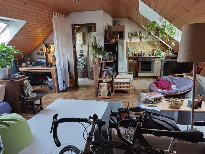 Frisch renovierte 1-Zimmer-Wohnung mit Balkon und Einbauküche – Foto 12