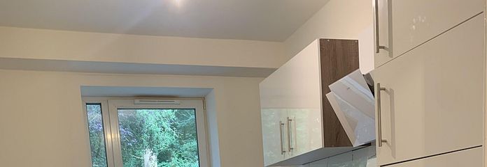 Freshly renovated 2-room apartment on the garden level with a new fitted kitchen – Küche