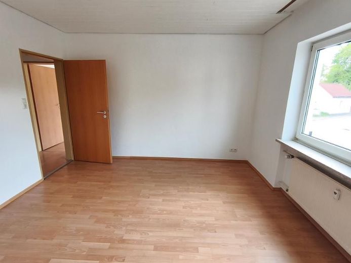 2 Zi. EG Wohnung mit Balkon – Schlafzimmer Bild 4