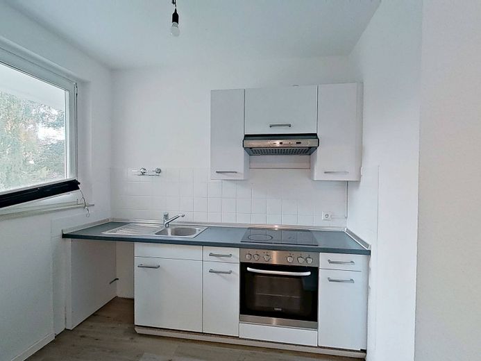 Gut geschnittene 2-Zi.-Whg. mit BALKON und EBK – Ansicht I: Küche
