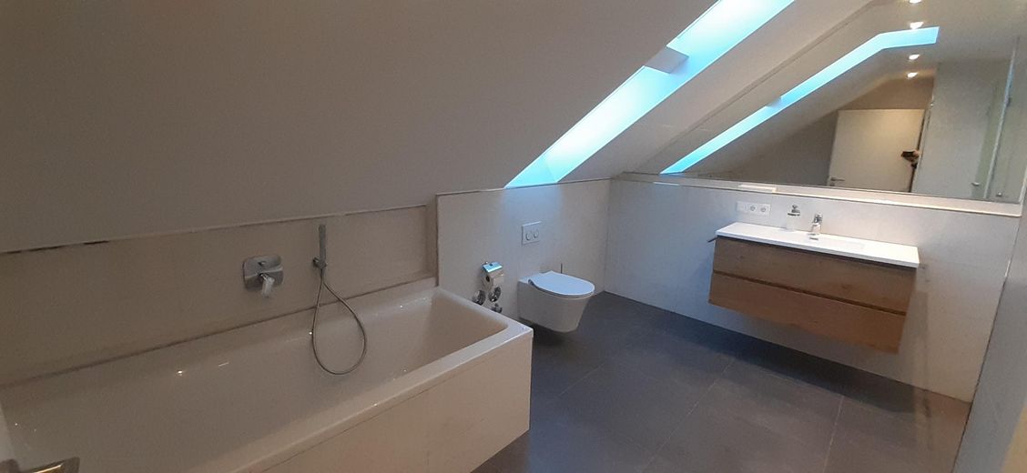 5-Zimmer Galeriewohnung, Penthaus klimatisiert mit Dachterrasse – Bad