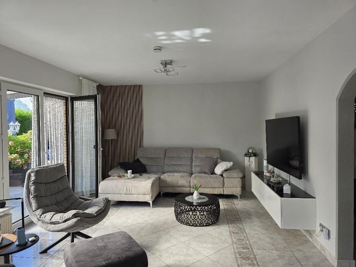 Тихий и очень ухоженный частный дом в центре Бёнена – Wohnzimmer