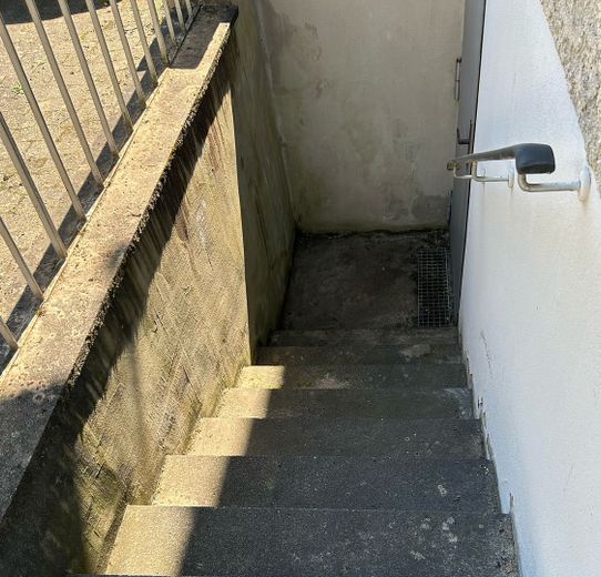 Kellertreppe von außen