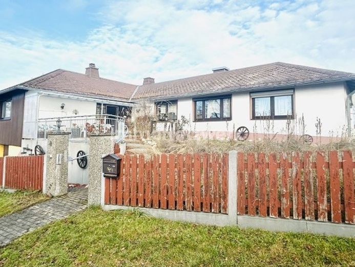 *Ländlicher Bungalow mit viel Potenzial – auf einer Ebene wohnen, naturnah leben* – Foto 1