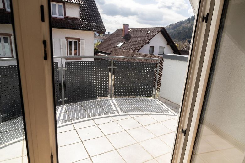 Charmantes Einfamilienhaus mit besonderem Wohnambiente – Flur oben mit Balkon