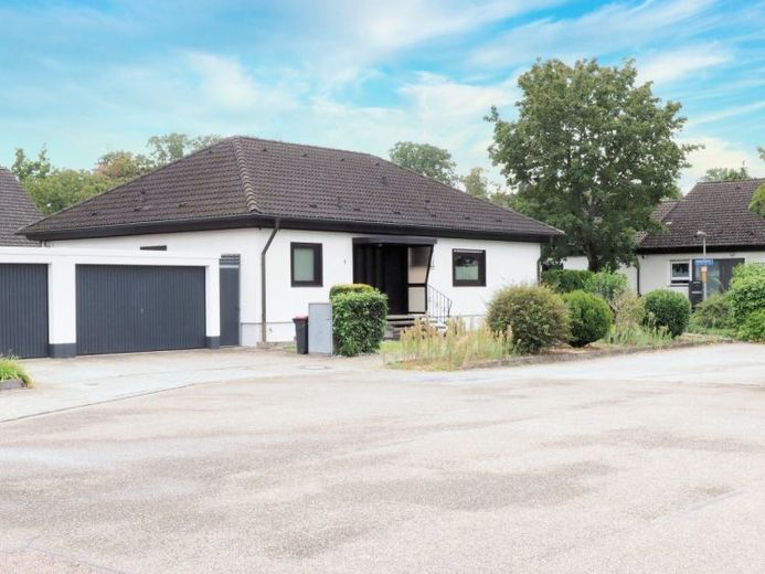 Vivere su un unico piano: affascinante bungalow con ampio giardino e molta privacy! – Foto 1