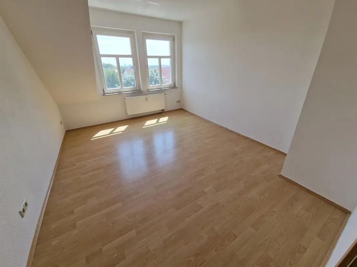 Helle 2-Zimmer Dachgeschosswohnung in Leipzig-Wiederitzsch – Schlafzimmer