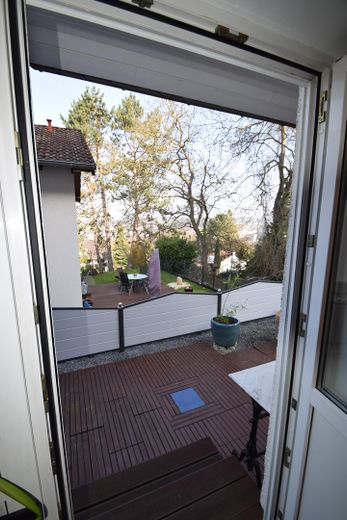 Provisionsfrei:  134m² ETW mit umlaufender Terrasse und Garage – 4.2 Schlafzimmer, direkter Zug