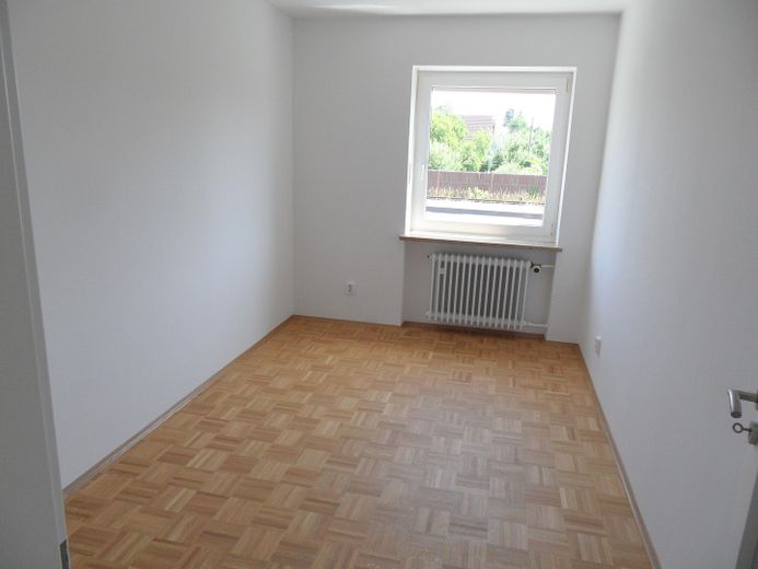 Direct intrekken in uw eigen huis met tuin aan de rand van München – Zimmer 3